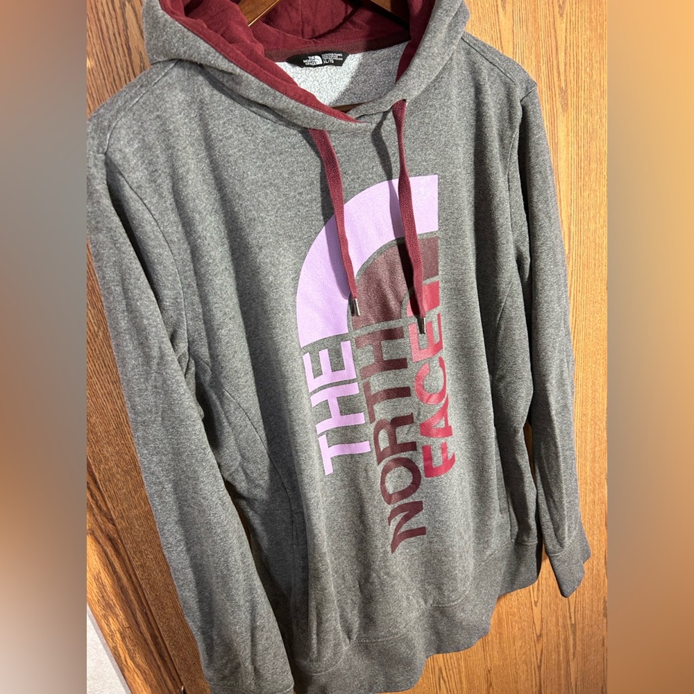 The North Face Graphic Hoodie - Picture 2 of 5